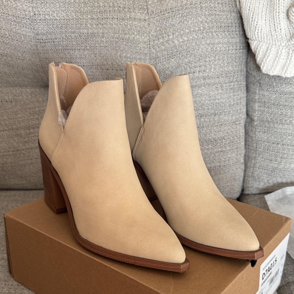 Elegant Beige Ankle Booties